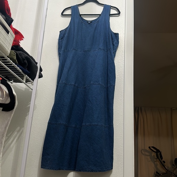 J. Jill Blue Midi Sheath Dress with Sleeveless Design and Scoop Neck - Picture 6 of 6